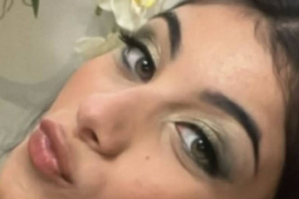 Green makeup