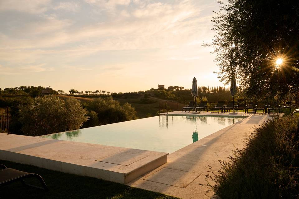 Infinity pool
