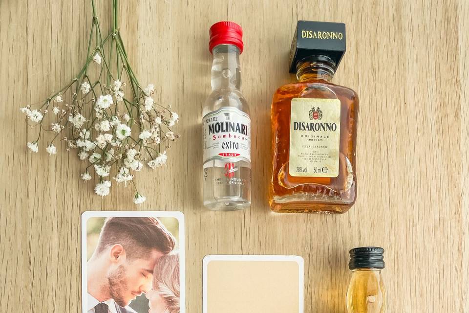 Segnalibro e liquore