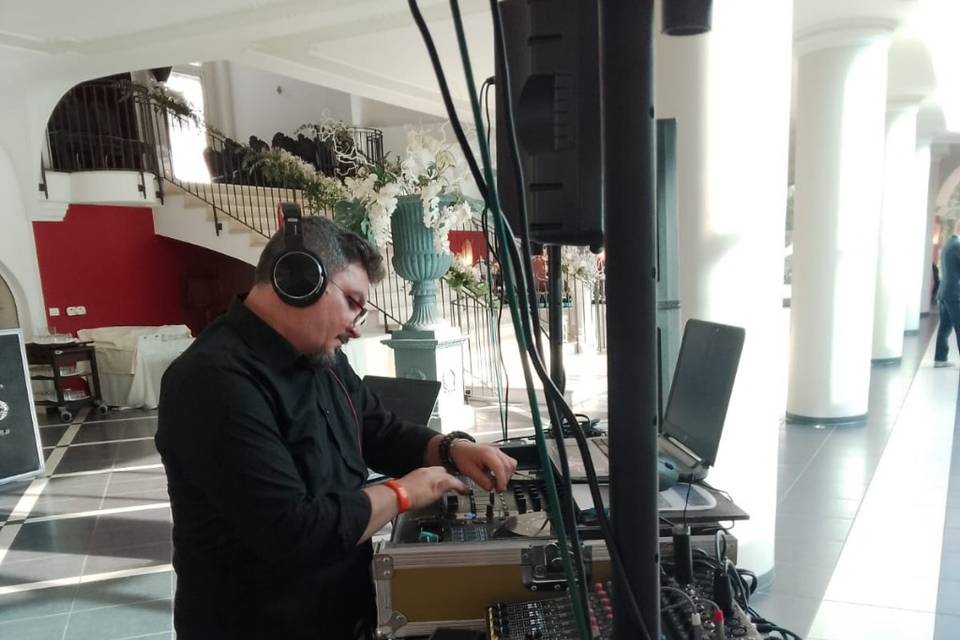 Dj