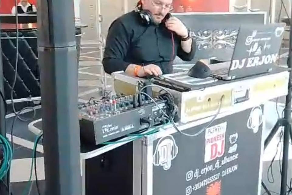 Dj