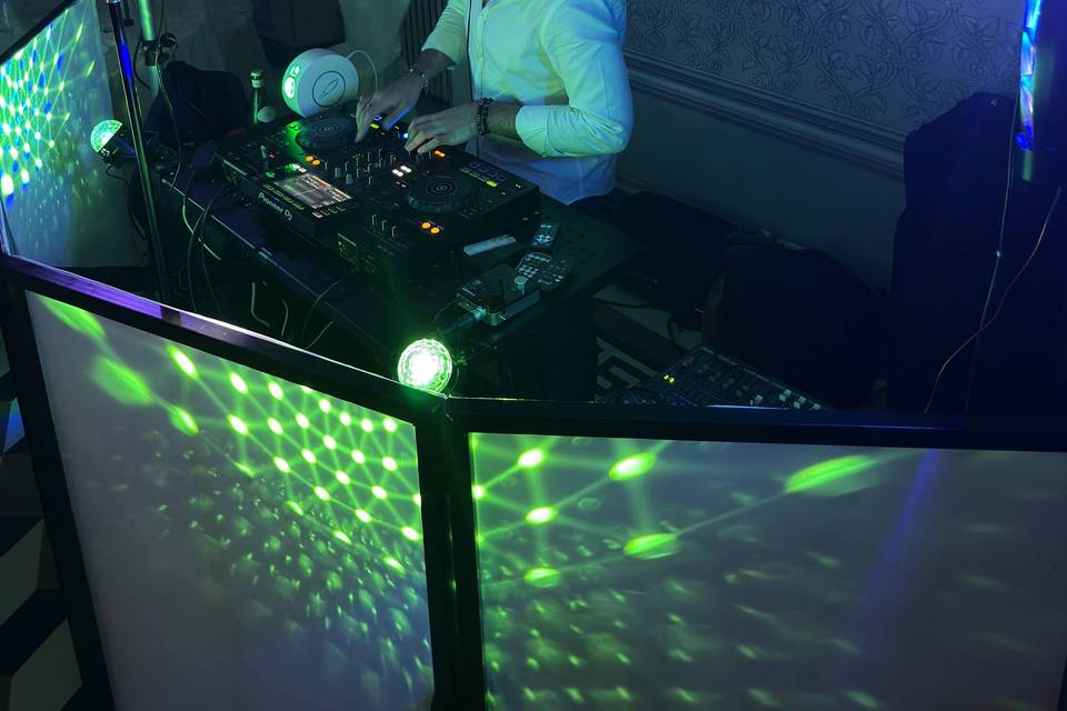 DJ set party
