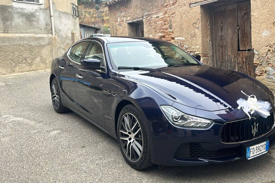 Maserati Ghibli blu metallizzo