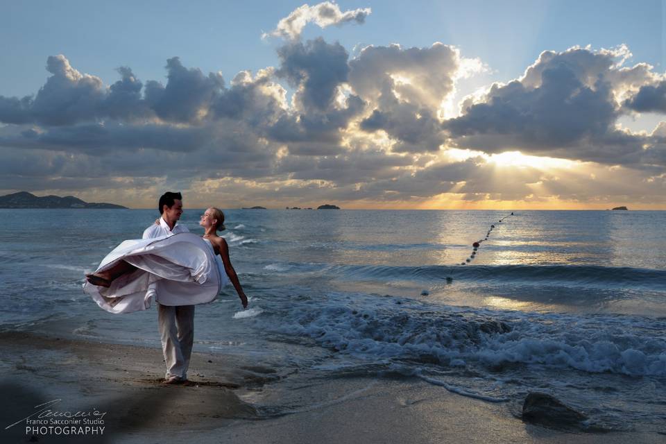 Trashthedress In riva al mare