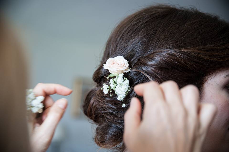 Fiori tra i capelli