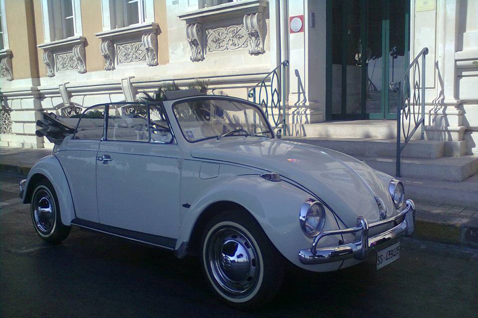 Maggiolino cabrio bianco