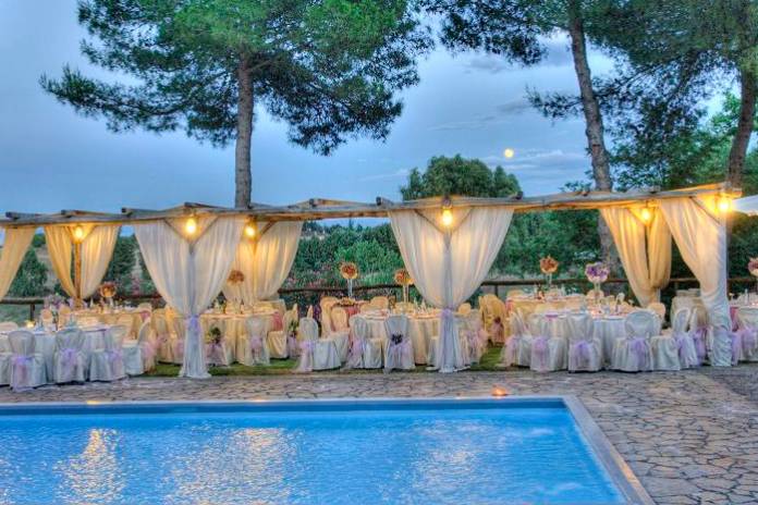 Matrimonio a bordo piscina