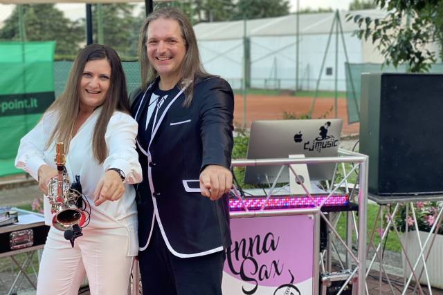 Anna Sax & DJ Set