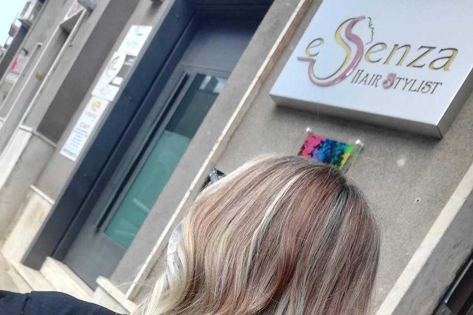 Essenza Hair Stylist