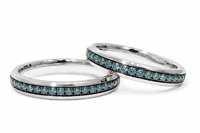 Fedi boreali con diamanti blu