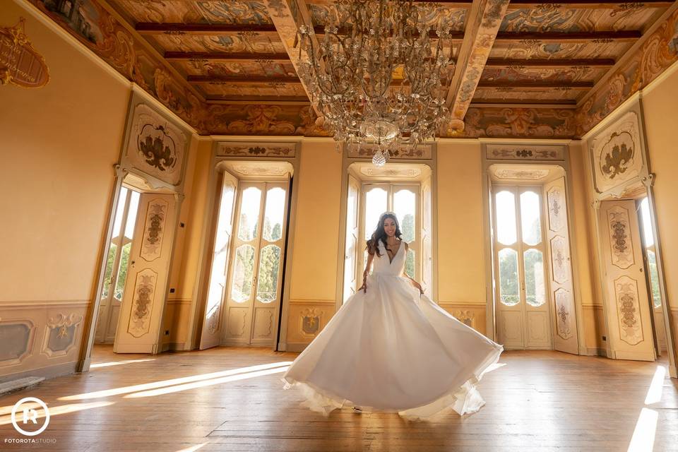 Sposa nella sala centrale