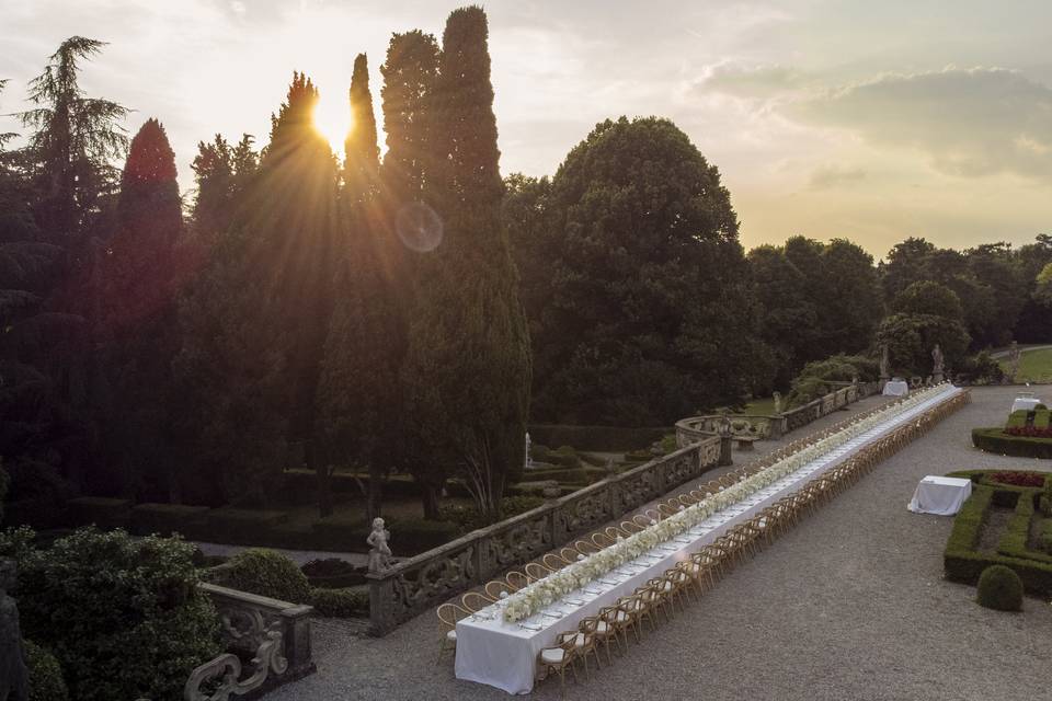 Tavolo imperiale nei Giardinii