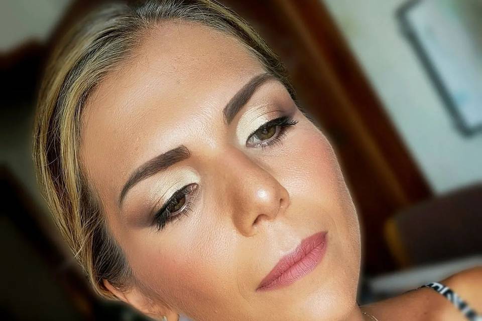 Make up luminoso neutro