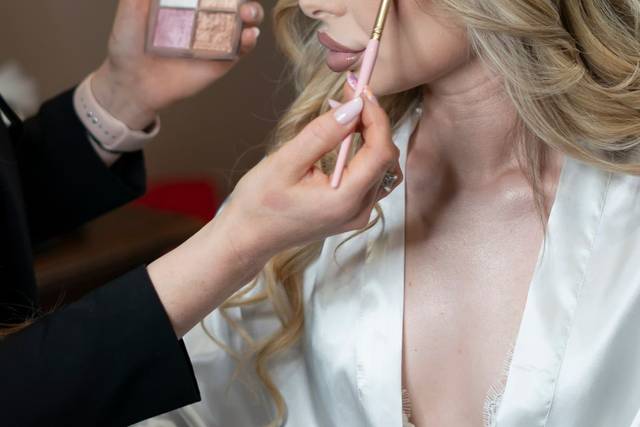 Roxanne Make-Up Artist