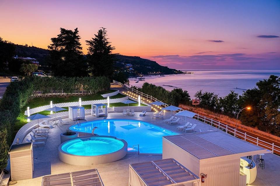 Piscina tramonto