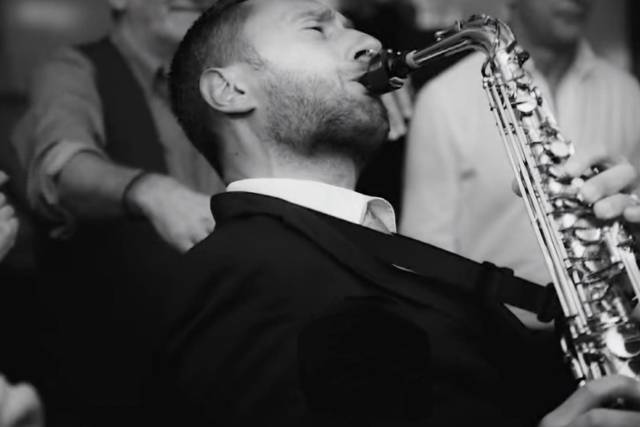 SimonSax - Saxophonist for Weddings & Events