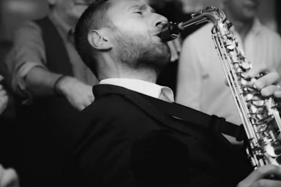 SimonSax - Saxophonist for Weddings & Events