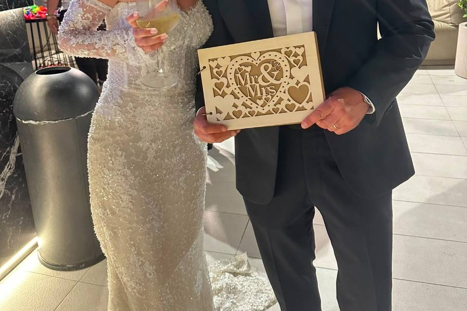 La consegna del guestbook