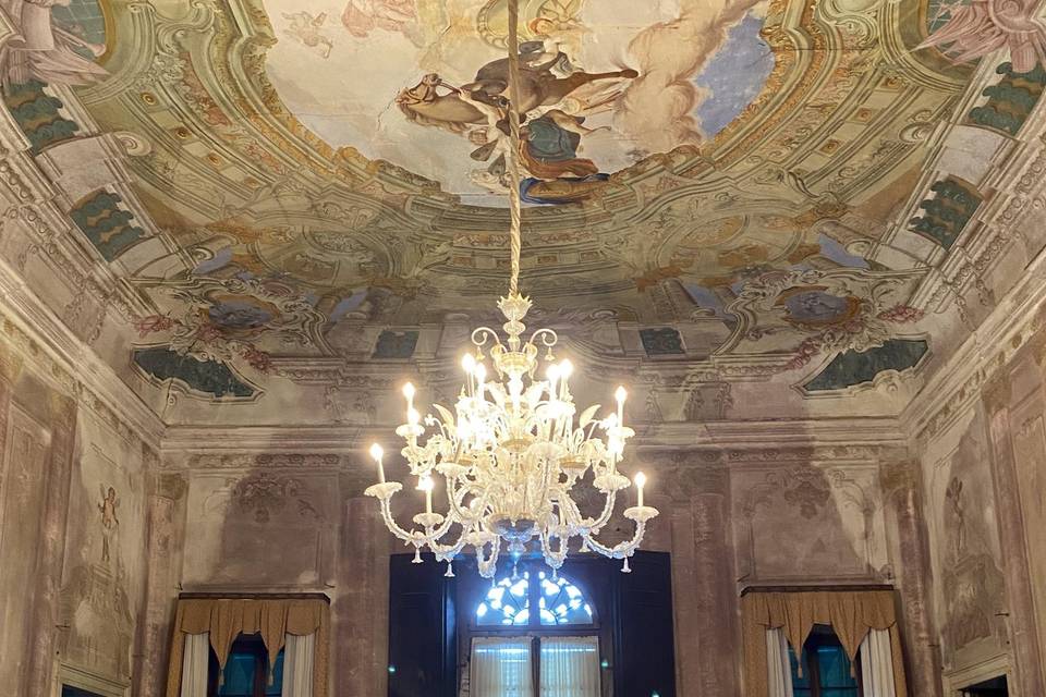 Il salone affrescato