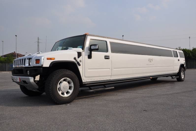 Hummer Limousine Maxi Car