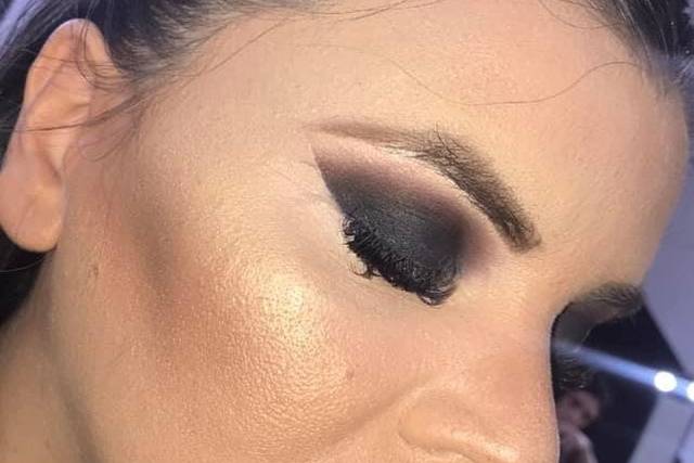 Iola Make-up Artist