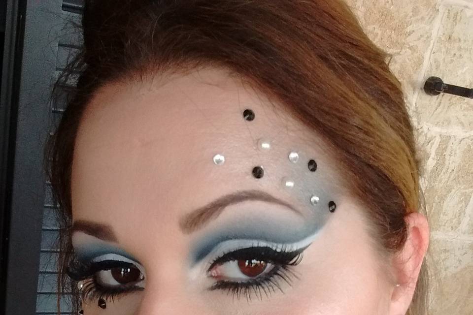 Avantgarde makeup