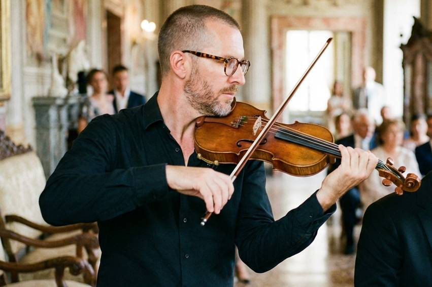 Violinista Sam Team