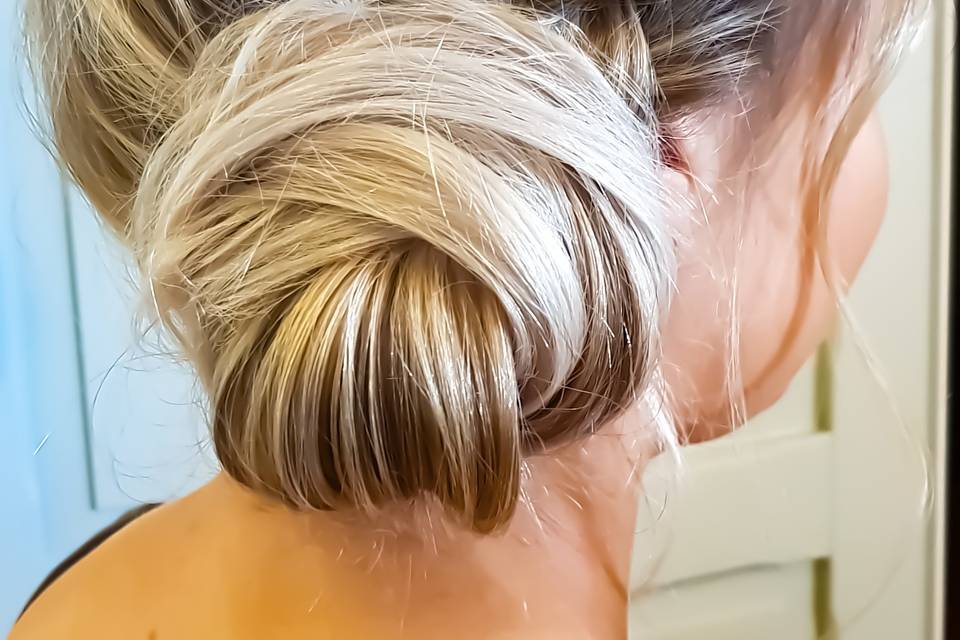 Hairstyle for guests