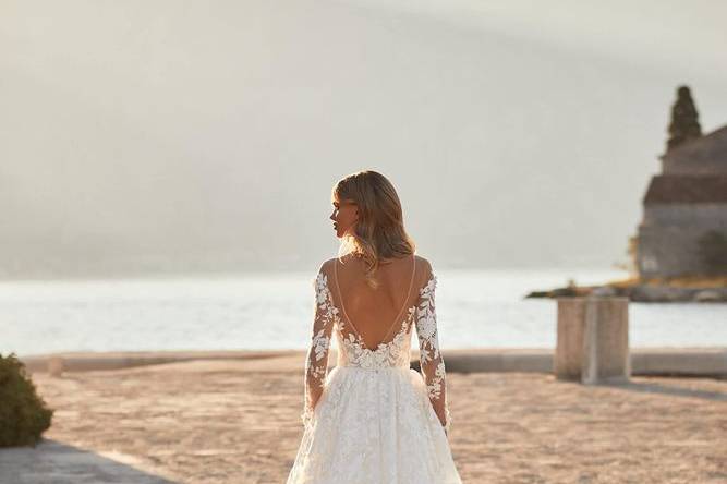 Atelier The Woman in White