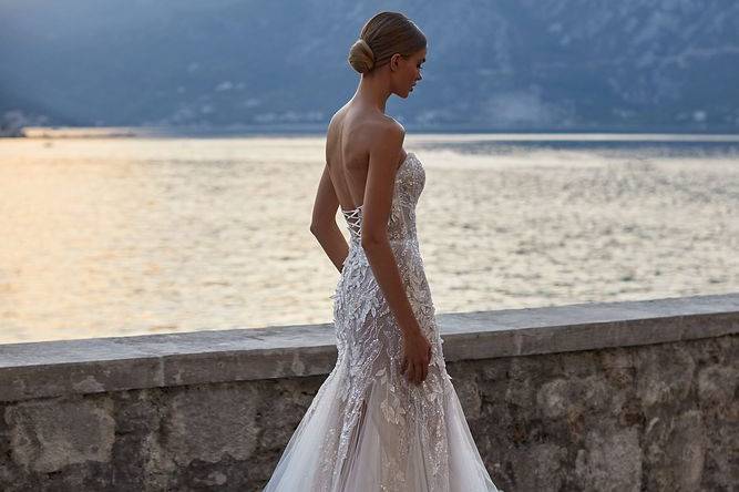 Atelier The Woman in White
