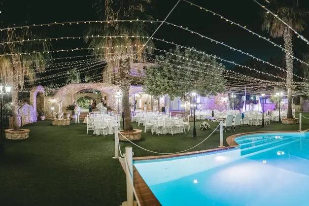 La cena a bordo piscina