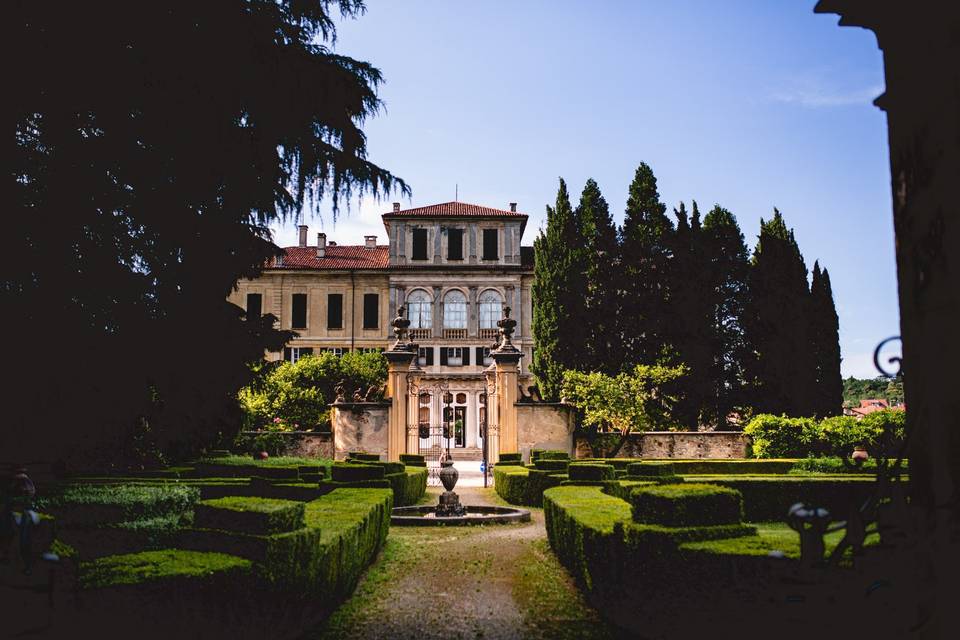 Giardino di bosso - parcheggio