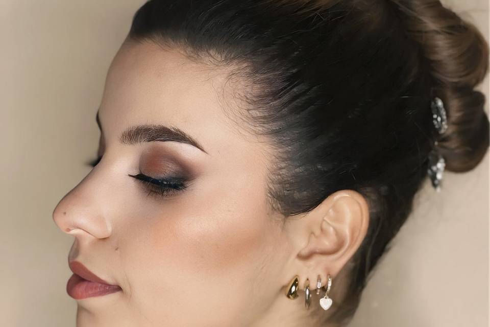 Trucco e acconciatura