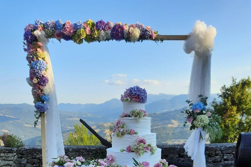 Taglio torta sull'Appennino