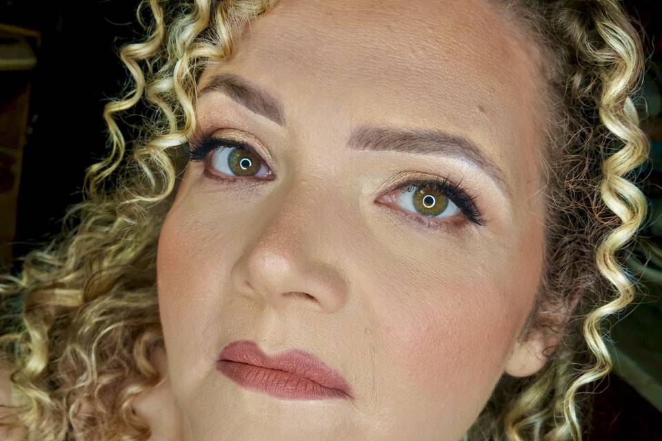 Make-up glamour