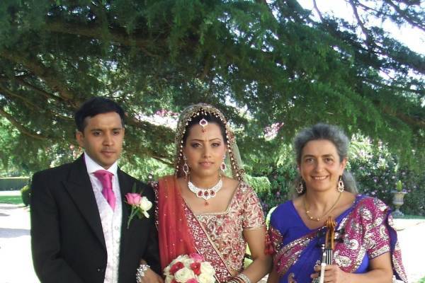 Matrimonio indiano con viola