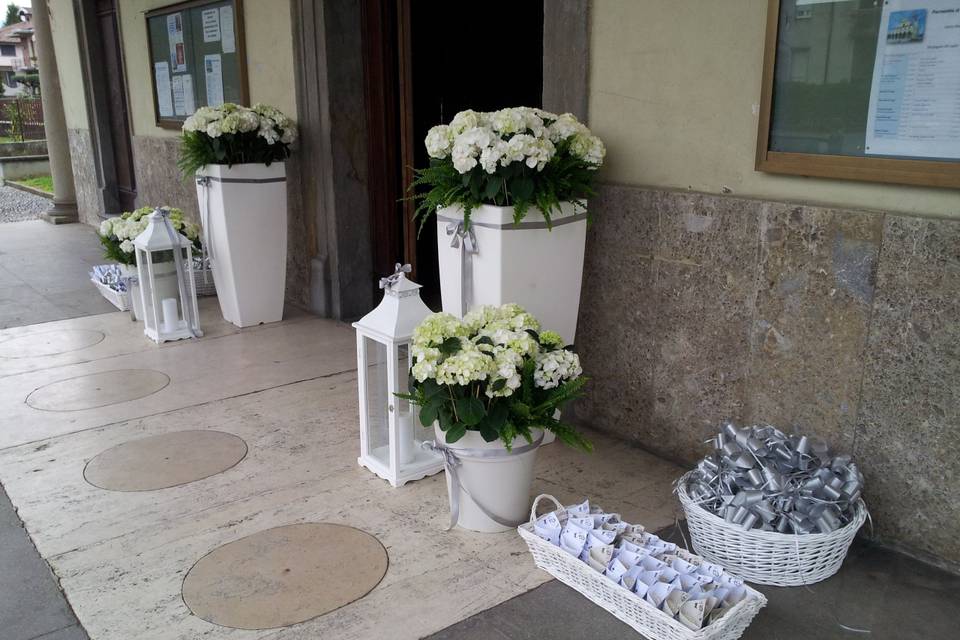 Cesto di fiori e cuscino portafedi Matrimonio in eucalipto, Cesto