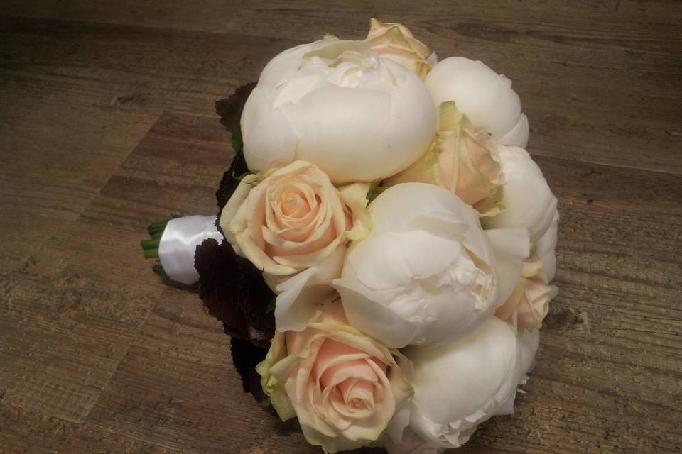 Bouquet peonie e rose