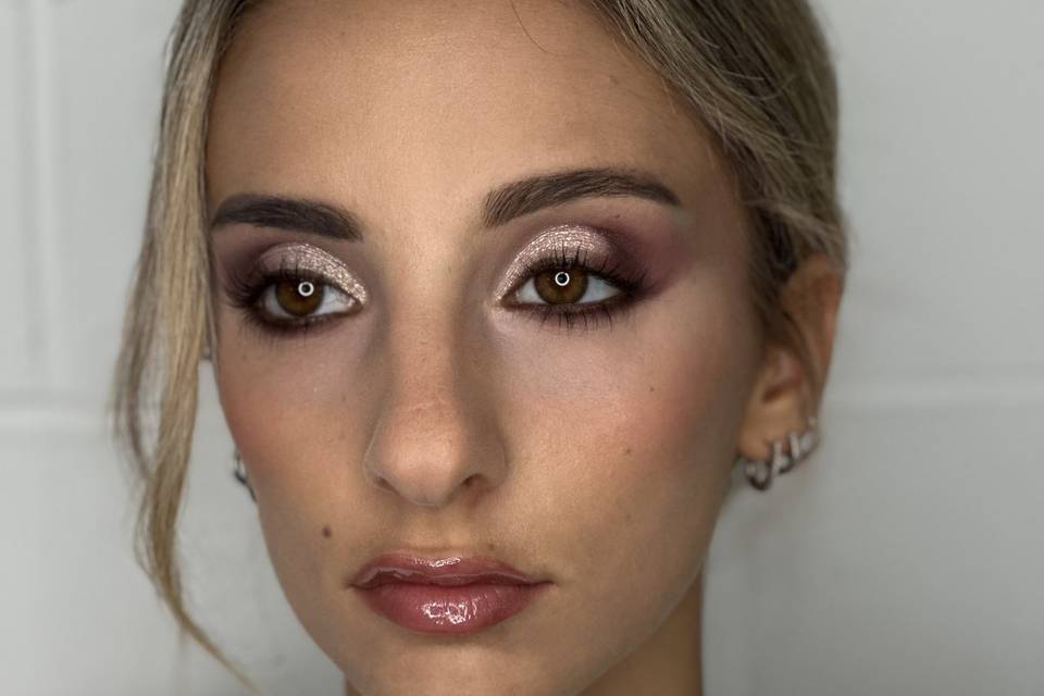 Anna Silveira Make-up Artist & Hairstylist