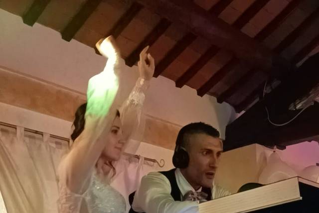 Anche gli sposi devono essere dj