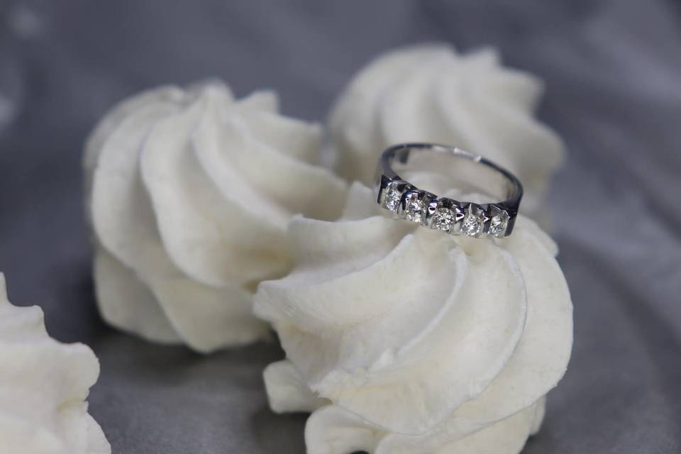 Anello fidanzamento oro e diamanti