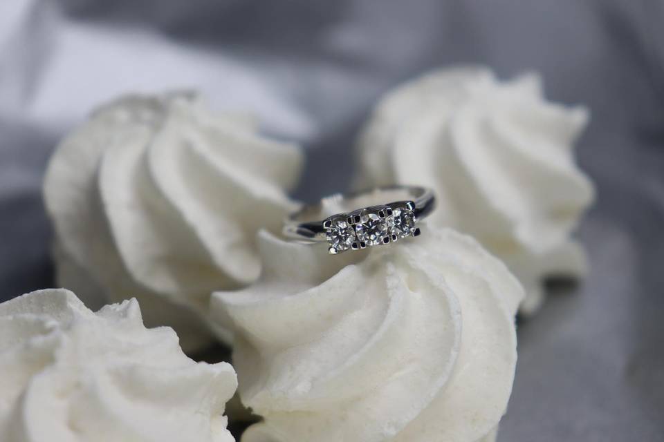 Anello fidanzamento oro e diamanti