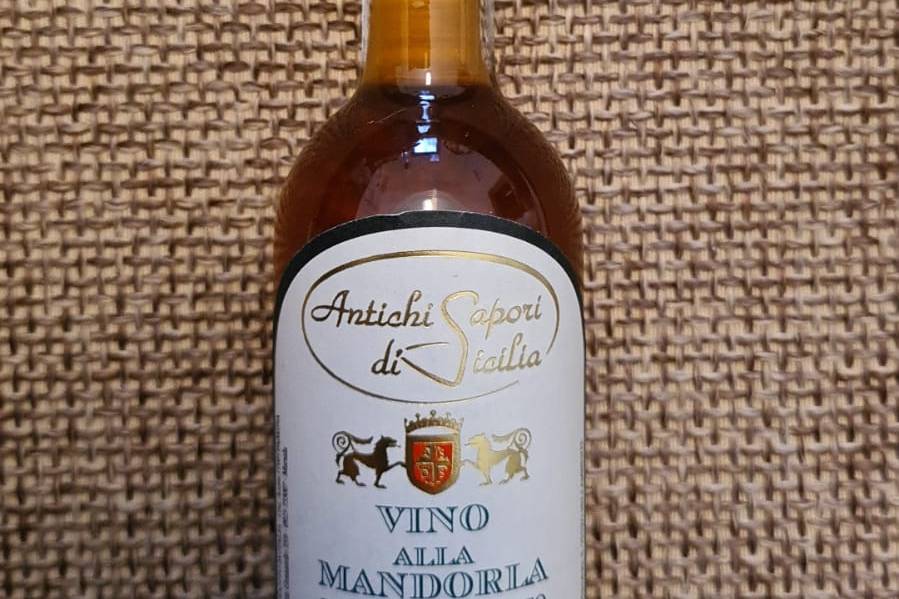 Vino alla mandorla