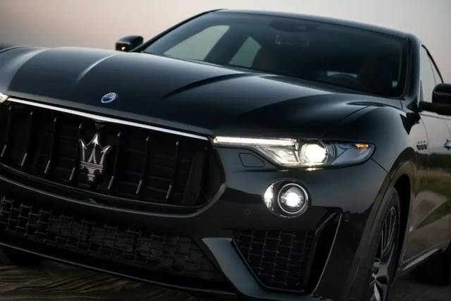 MASERATI LEVANTE MATRIMONIO