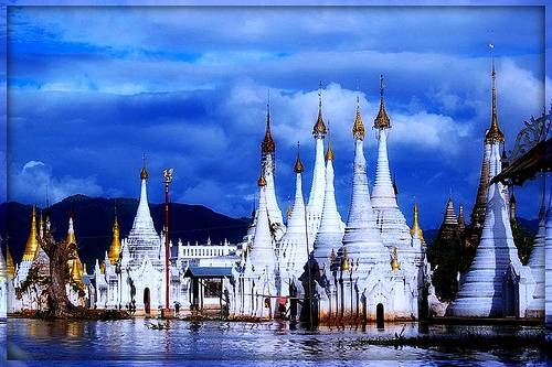 Lungo il lago inle, Birmania