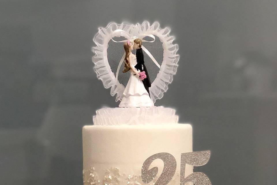 TORTA MONUMENTALE 25 ANNI DI M