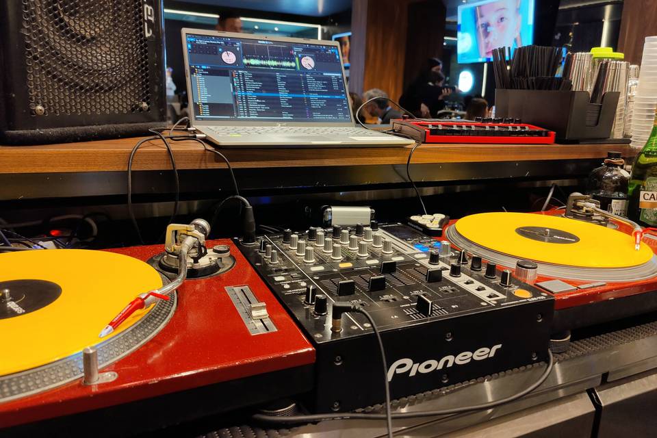 Con i technics 1200 bordeaux