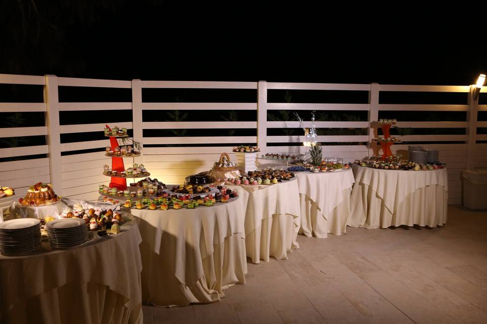 Buffet di dolci e frutta