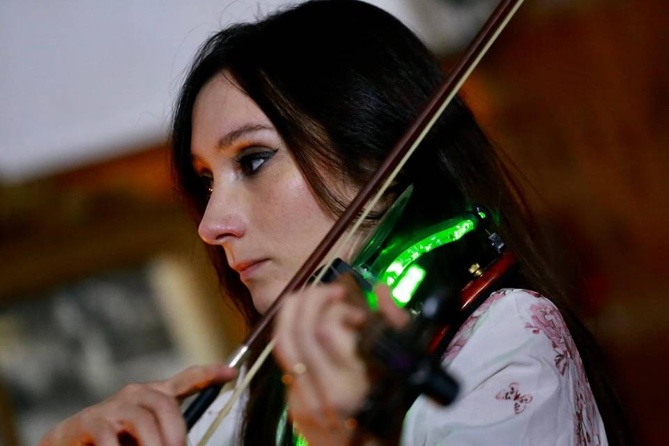 Valeria Saturnino Violinist