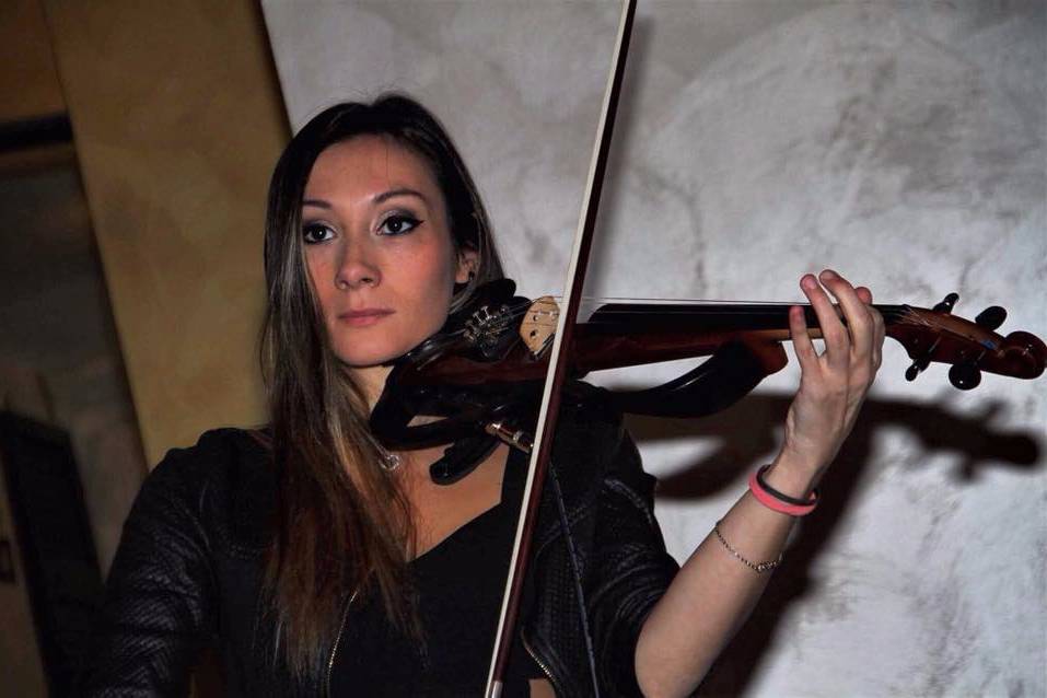 Valeria Saturnino Violinist